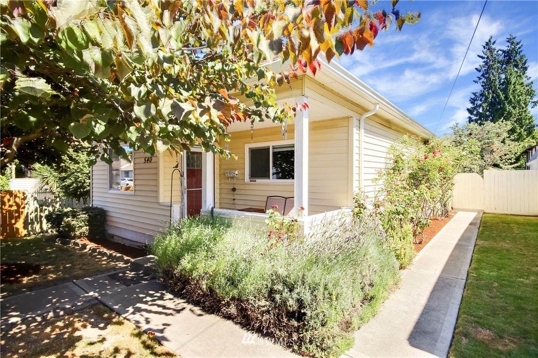 540 Morris Avenue - Photo 1