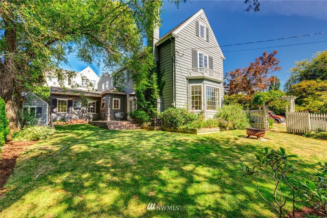 1034 17th Street - Photo 1
