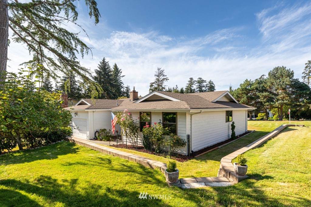 731 Greenoch Loop - Photo 1