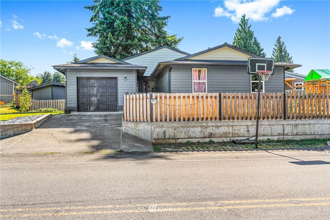 303 Cedar Court - Photo 1