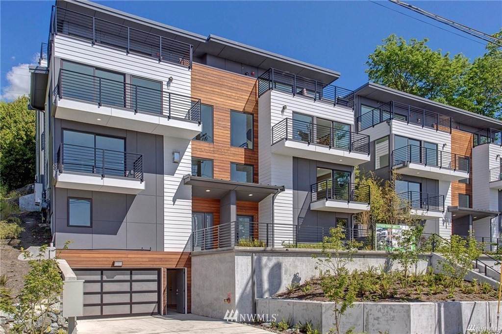 2204 12th Avenue - Photo 1