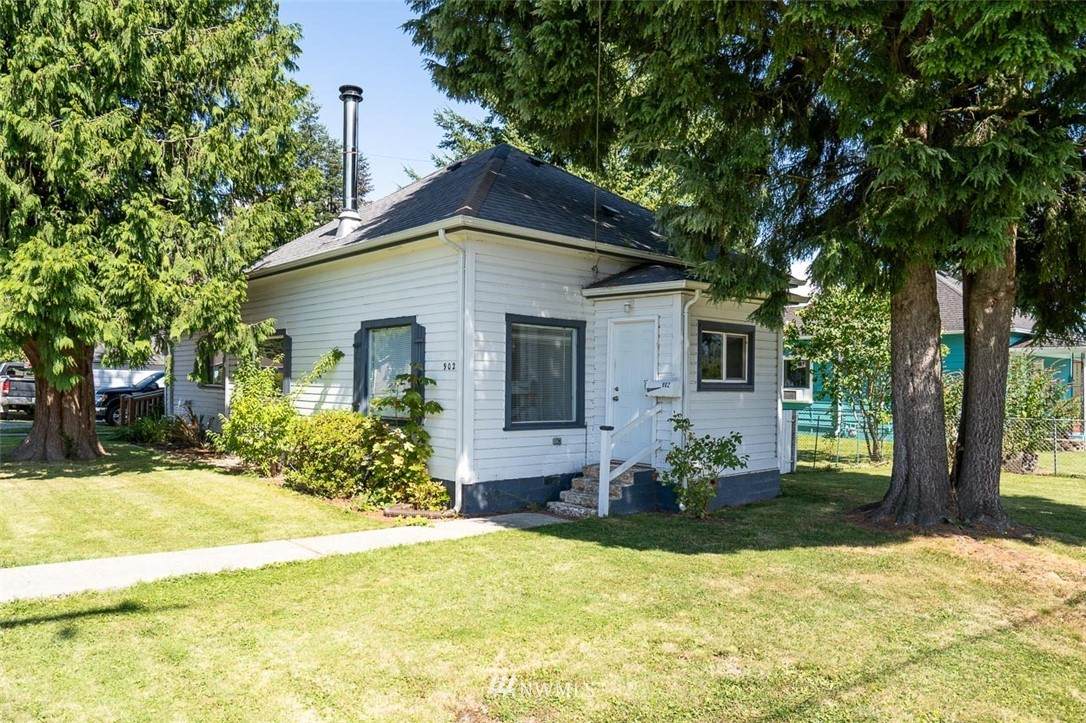 902 Fidalgo Street - Photo 1