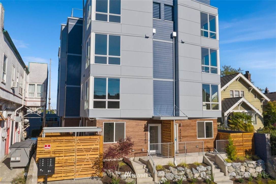 4426 4th Avenue - Photo 1