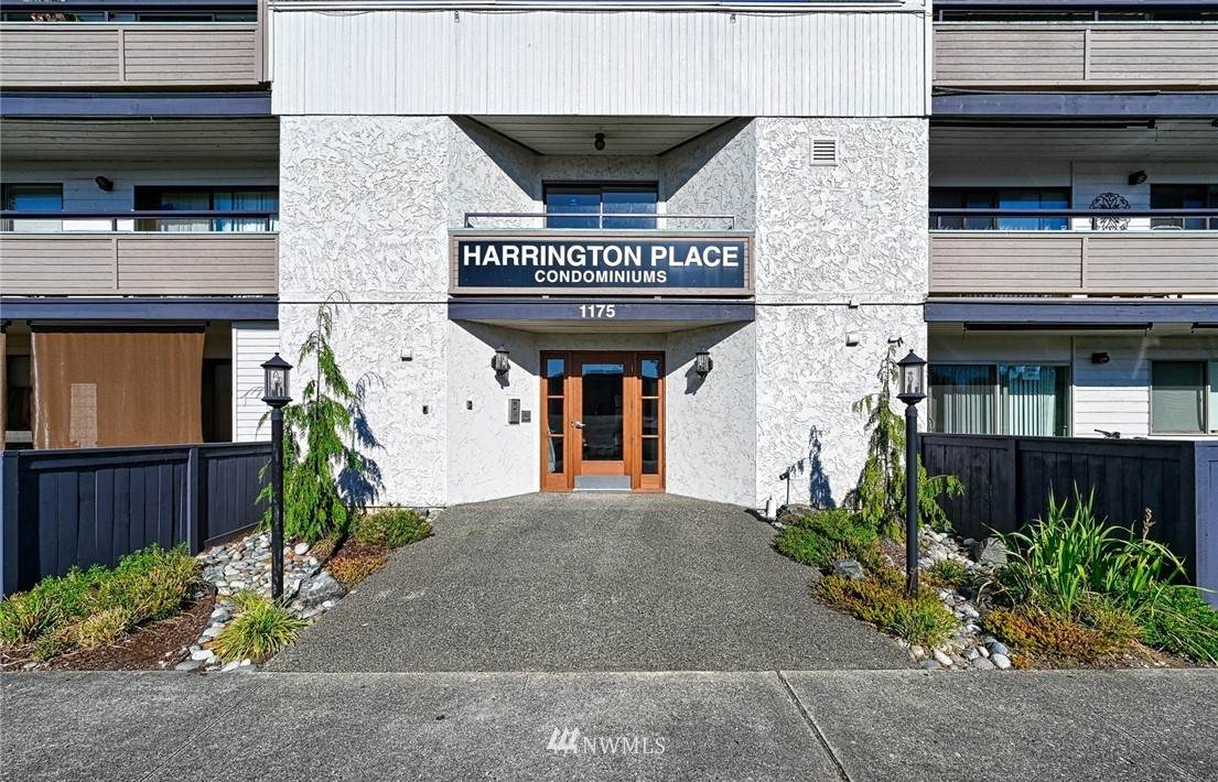 1175 Harrington Place - Photo 1