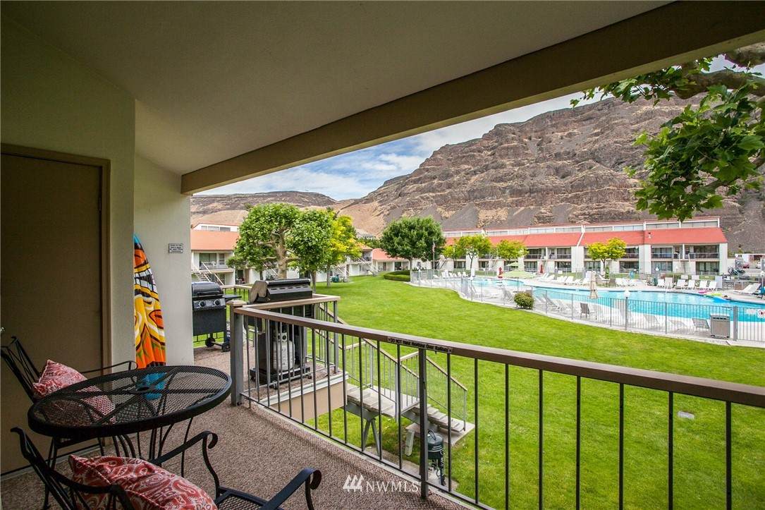 8903 Crescent Bar Road - Photo 1