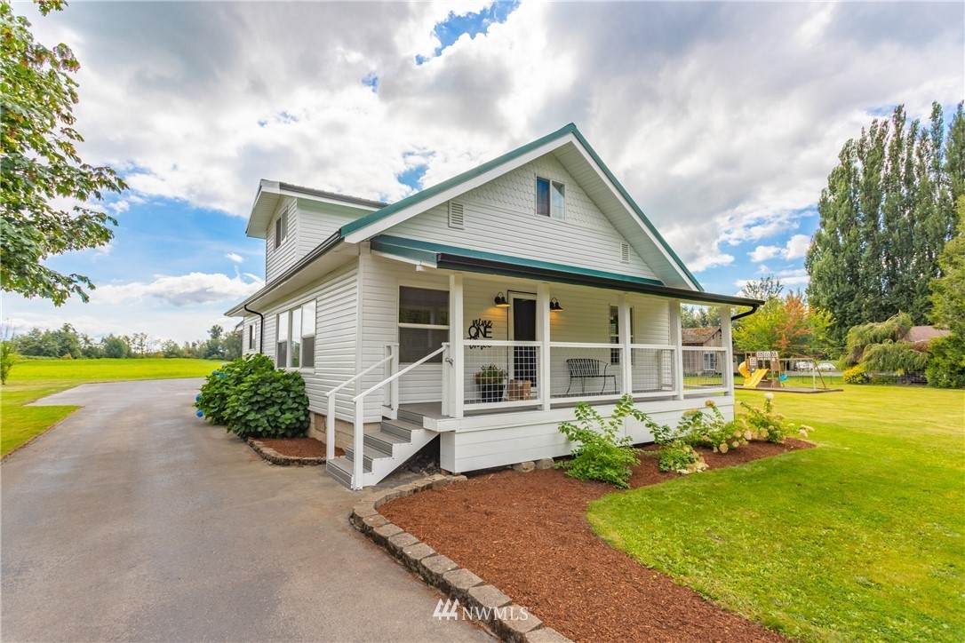 913 Hampton Road - Photo 1