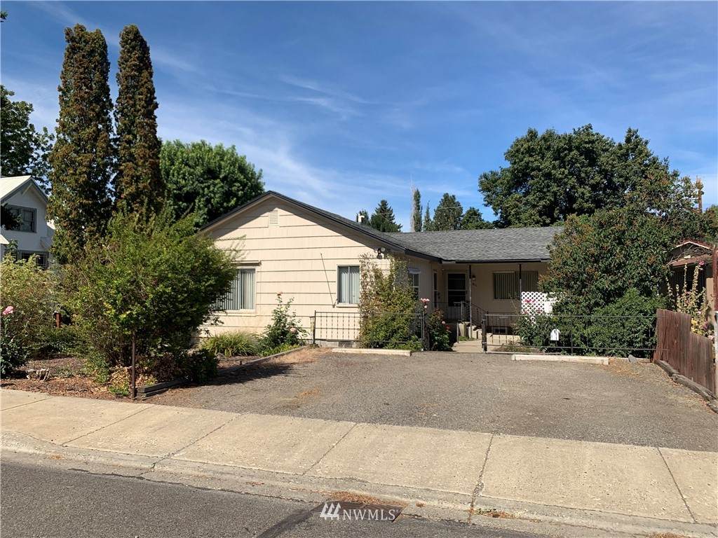 911 5th Avenue - Photo 1