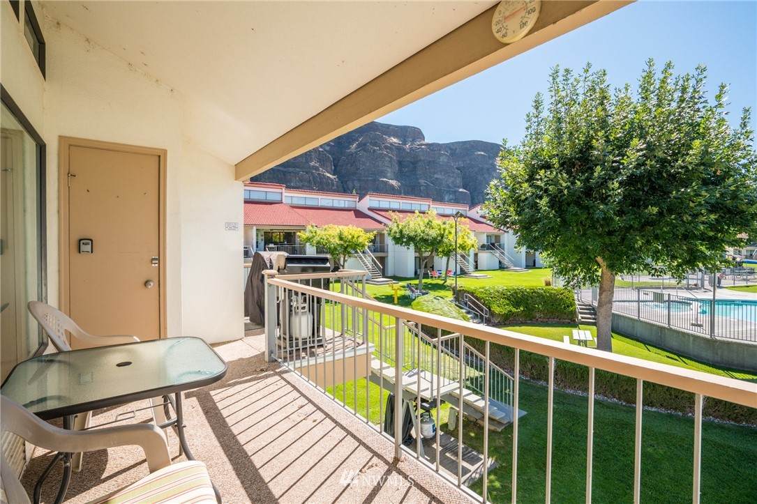 8903 Crescent Bar Rd - Photo 1