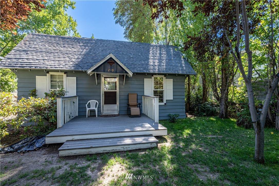 219 Highland Avenue - Photo 1