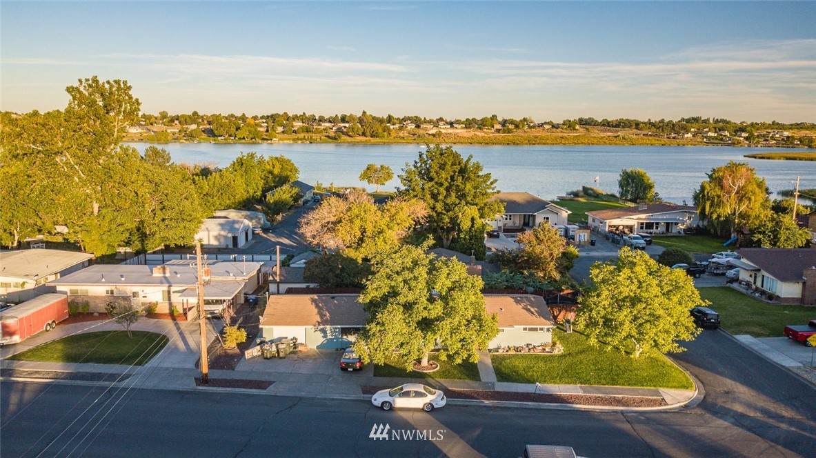 1831 Lakeside Drive - Photo 1