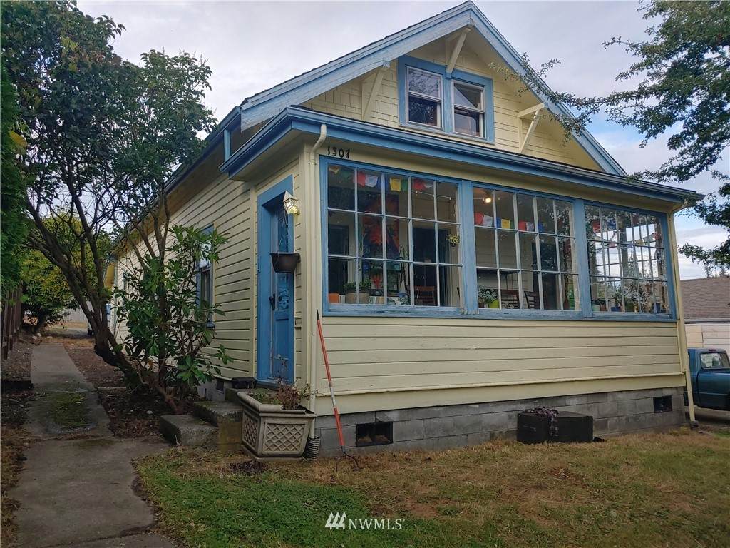 1307 Old Fairhaven Parkway - Photo 1