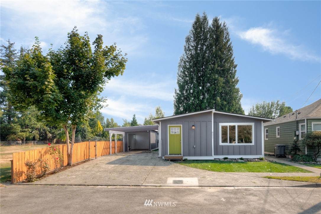 521 Chervenka Avenue - Photo 1