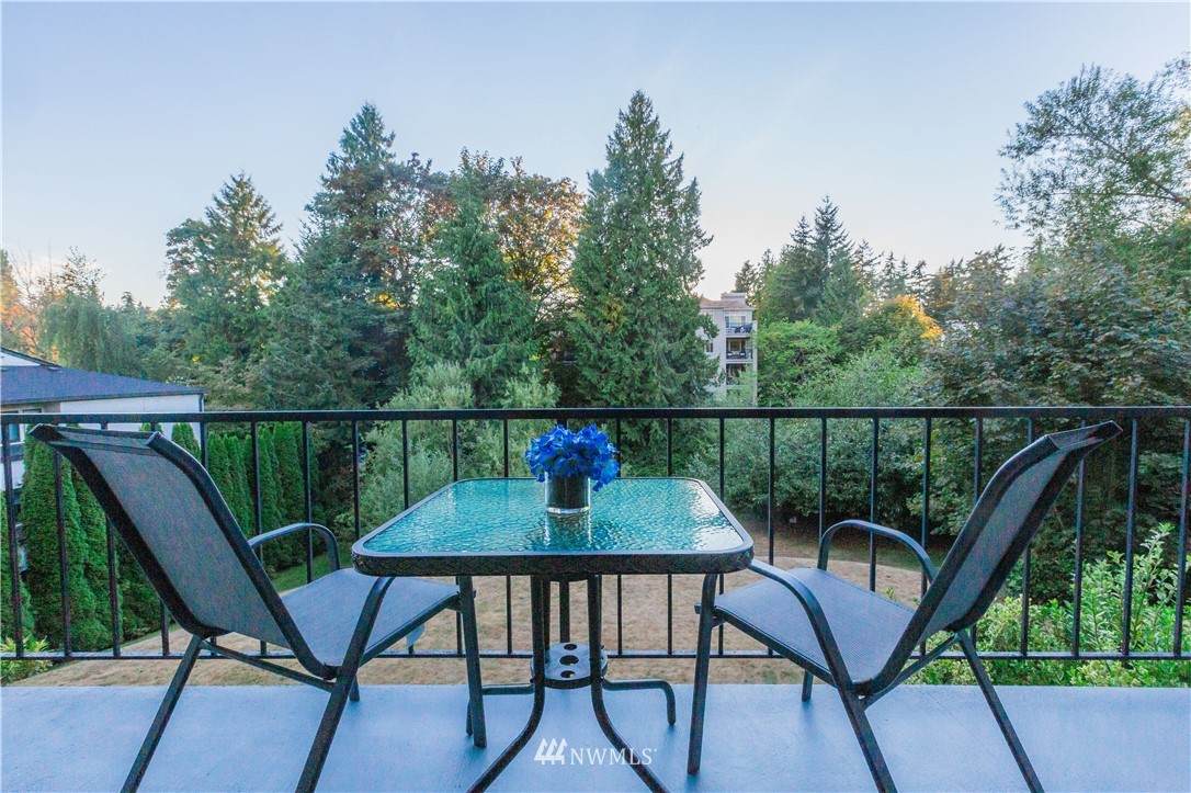 321 Bellevue Way - Photo 1