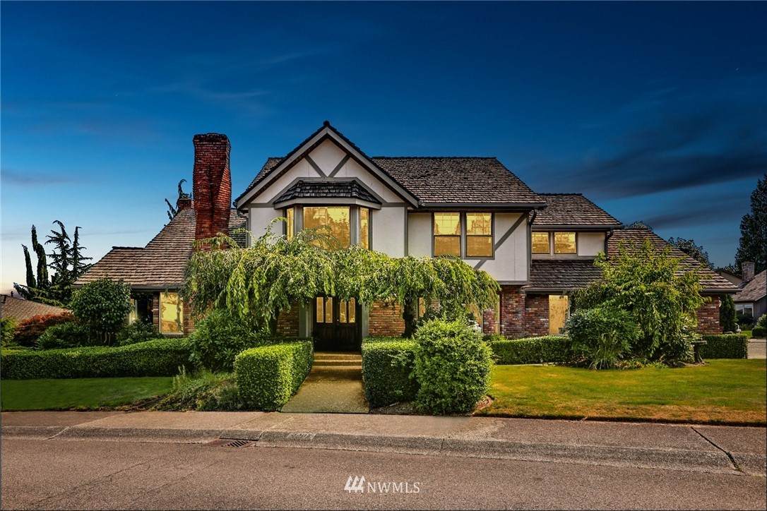 4407 108th Street - Photo 1