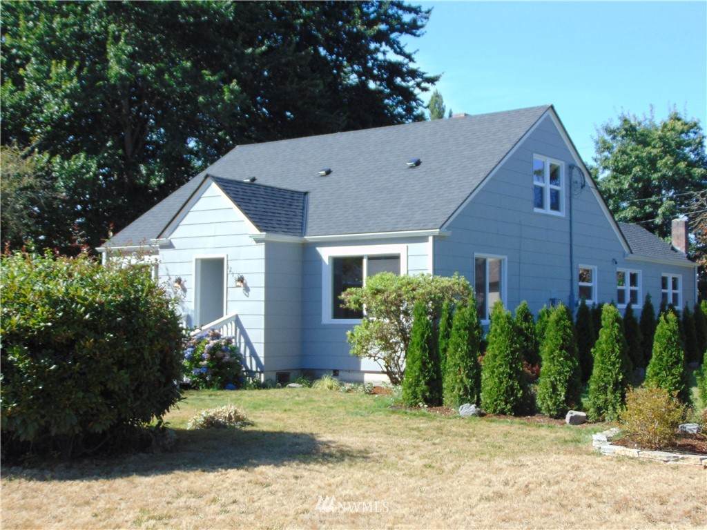 1213 6th Street - Photo 1
