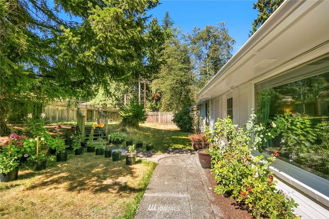 16538 25th Avenue - Photo 1