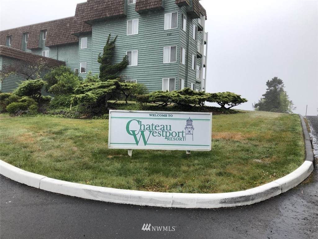 710 Hancock Avenue - Photo 1