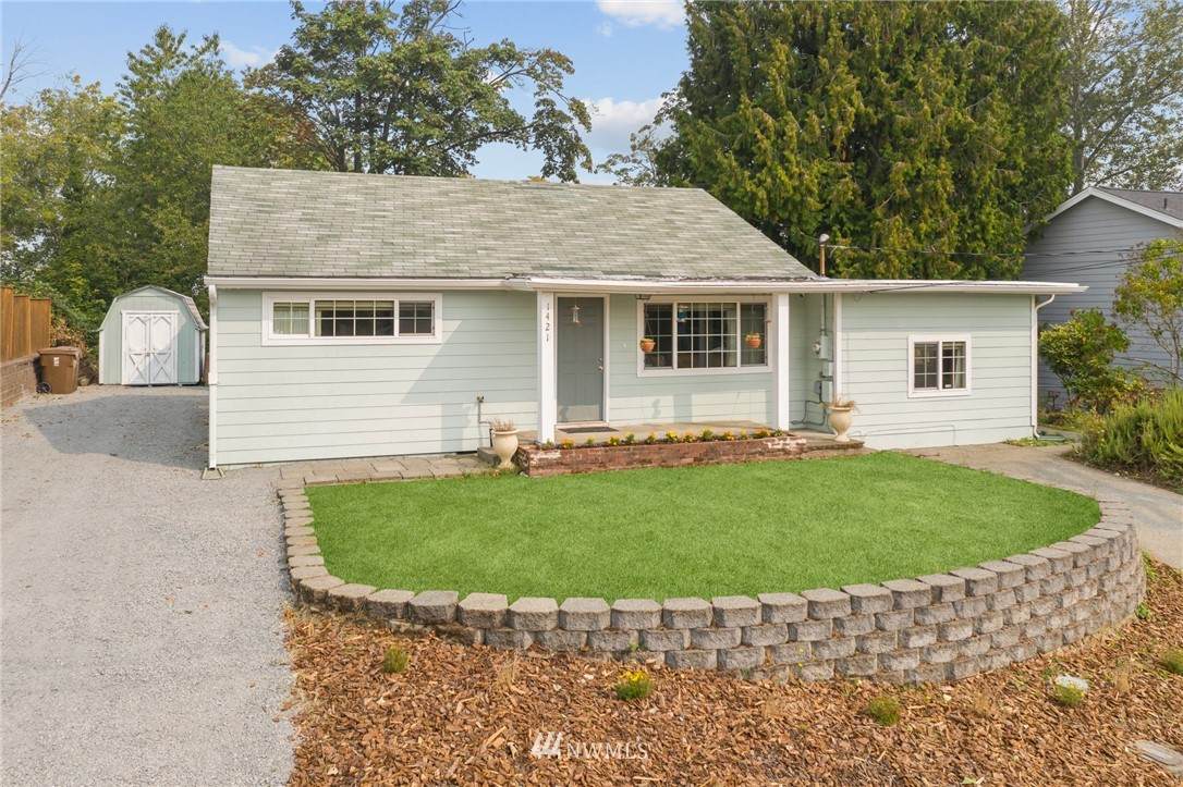 1421 38th Street - Photo 1