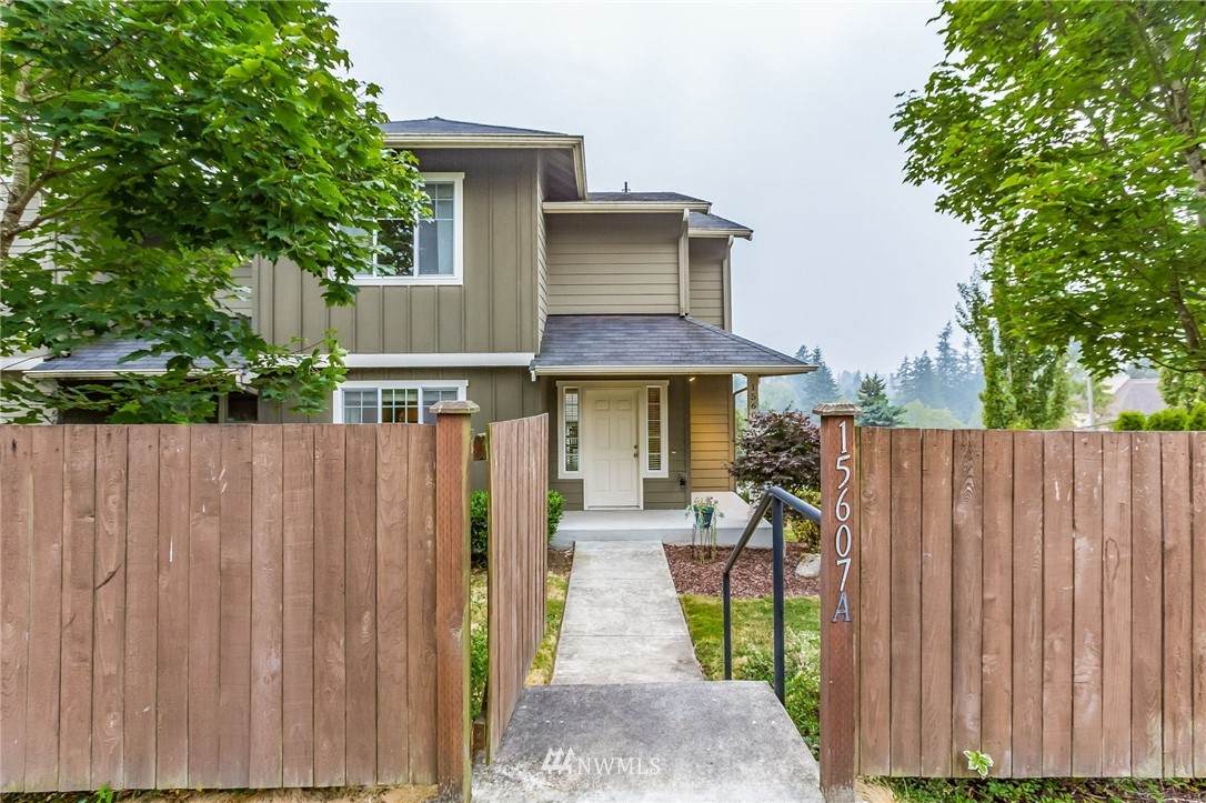 15607 44th Place - Photo 1