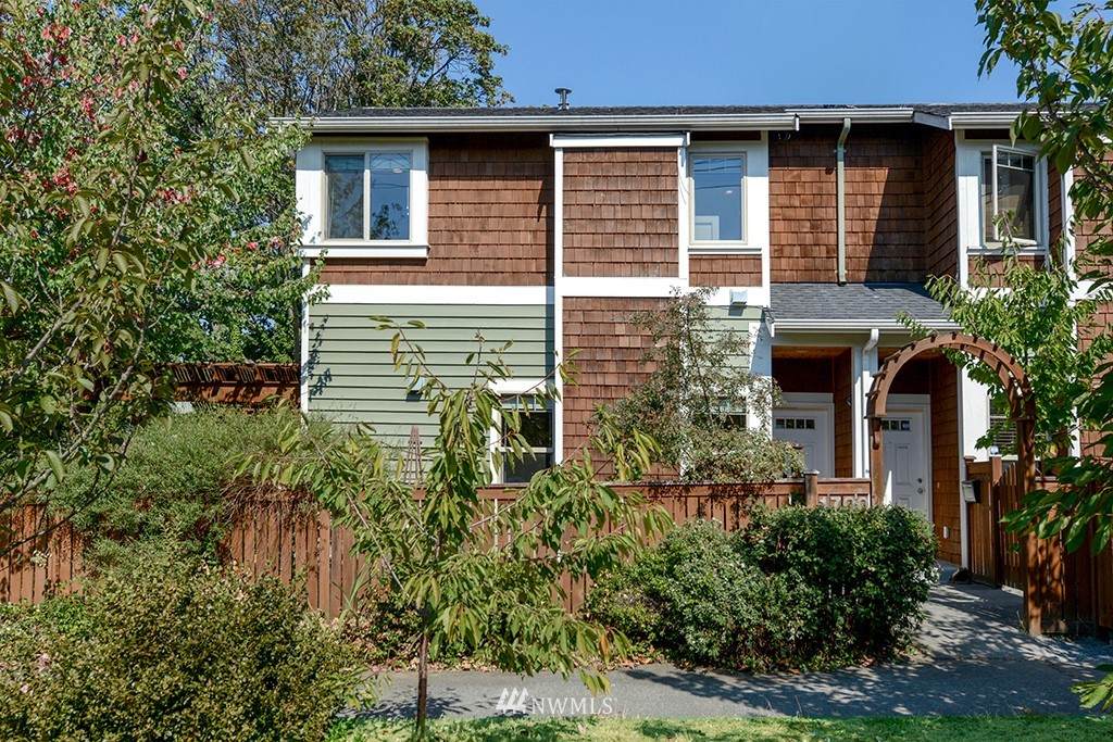 1700 Columbia Street - Photo 1