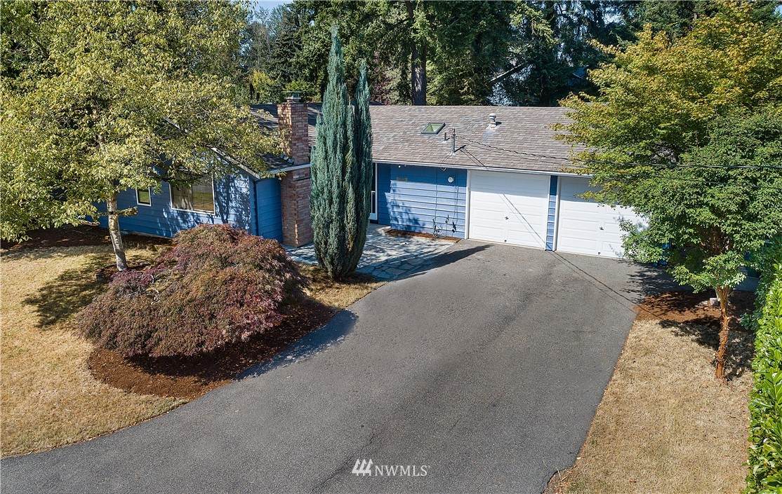 8608 140th Street - Photo 1