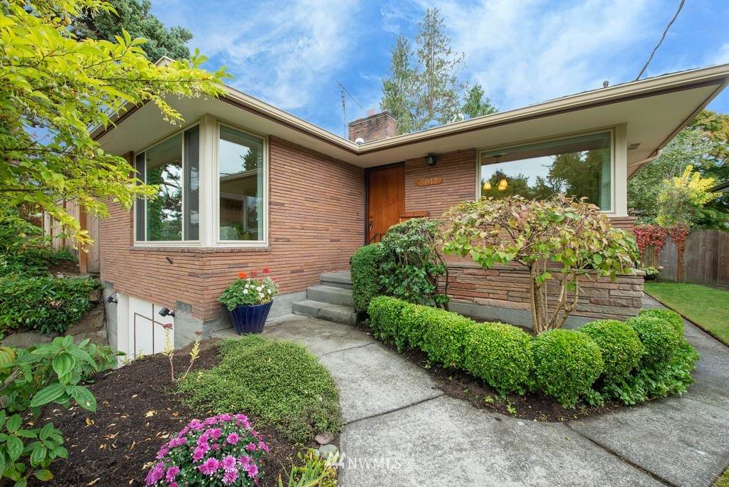 3017 71st Street - Photo 1