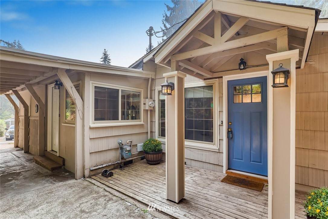 18487 47th Place - Photo 1