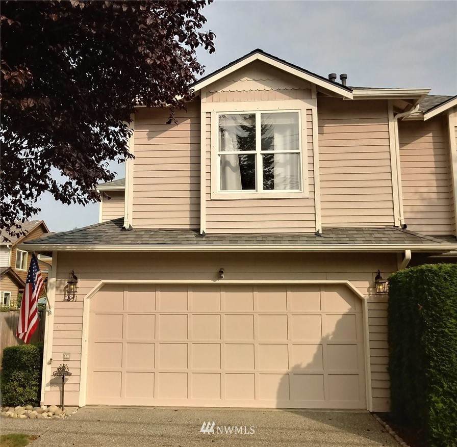 831 Pine Avenue - Photo 1