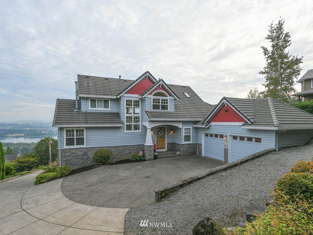 3023 3rd Avenue - Photo 1