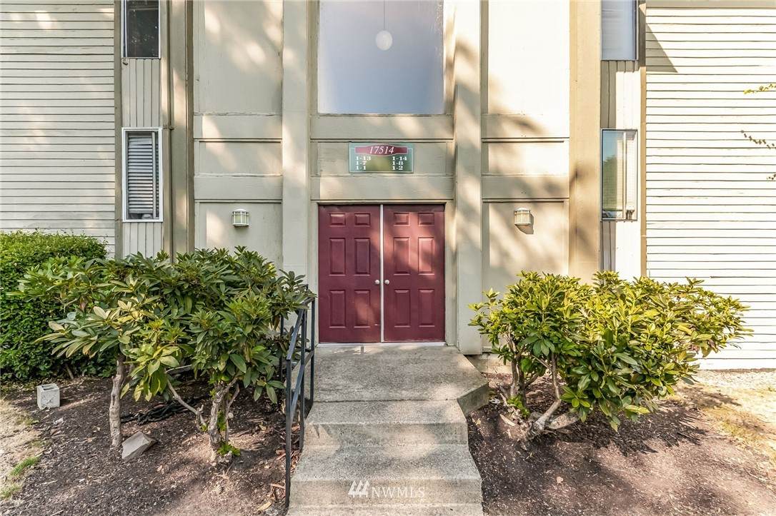 17514 151st Avenue - Photo 1