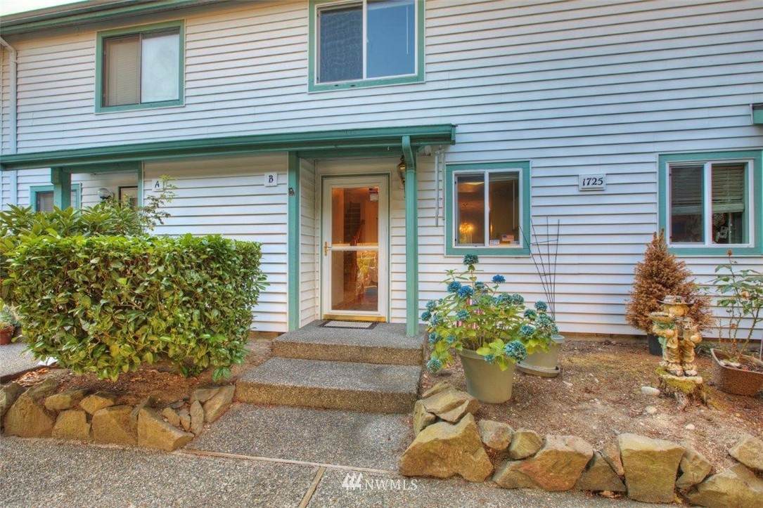 1725 318th Place - Photo 1