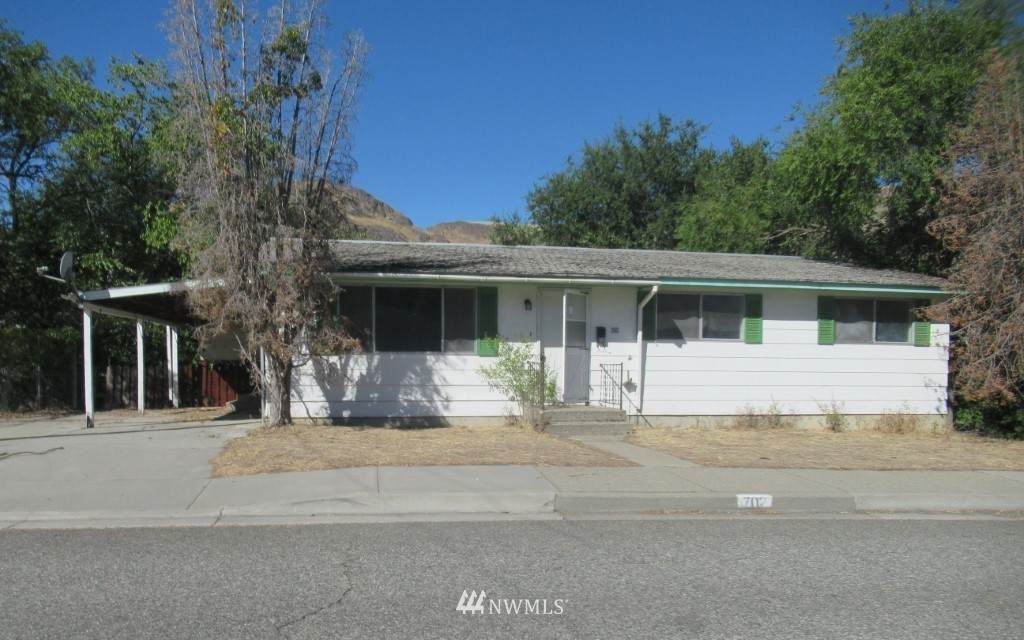 702 Birch - Photo 1