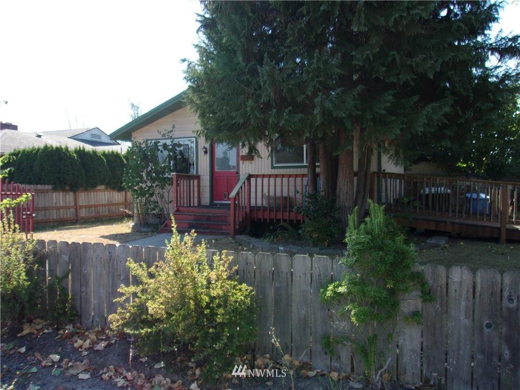 749 18th - Photo 1
