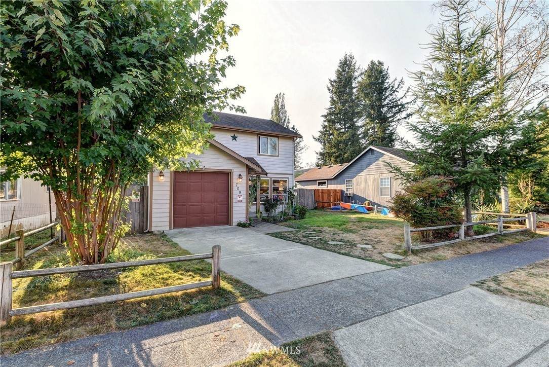 709 4th Street - Photo 1