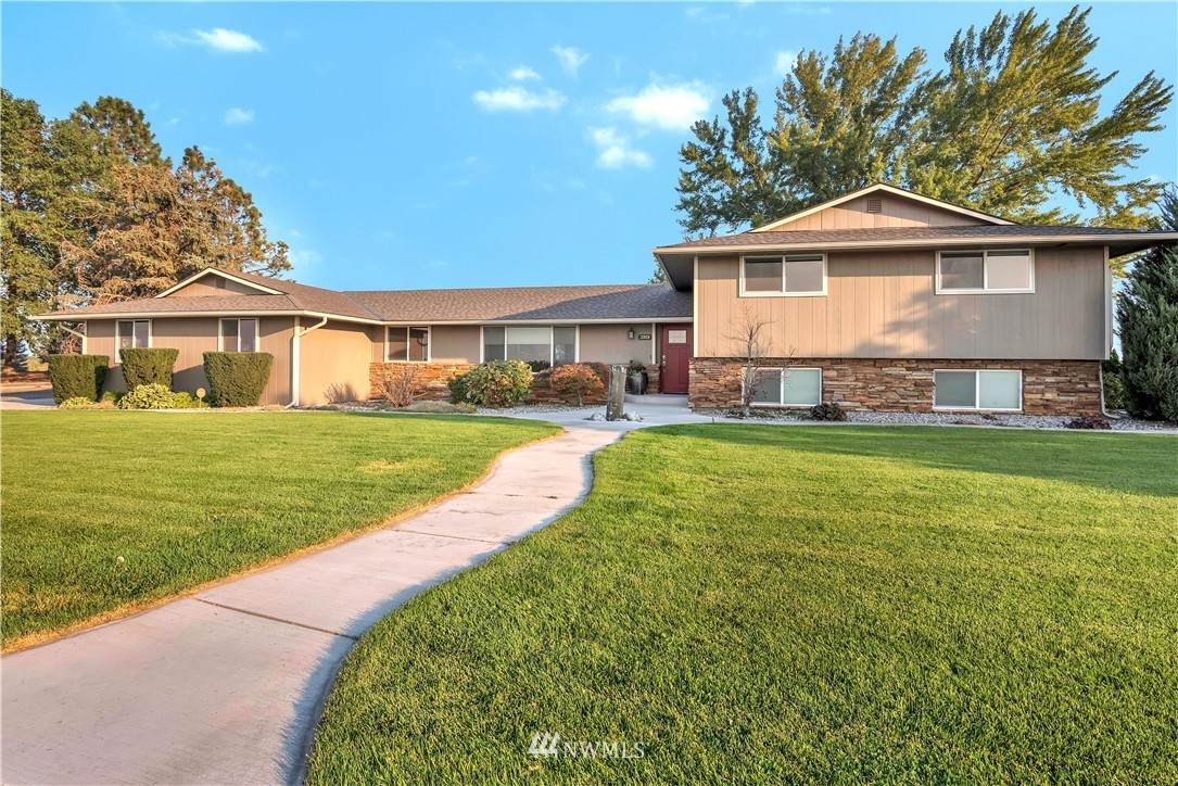 3919 6 Road - Photo 1