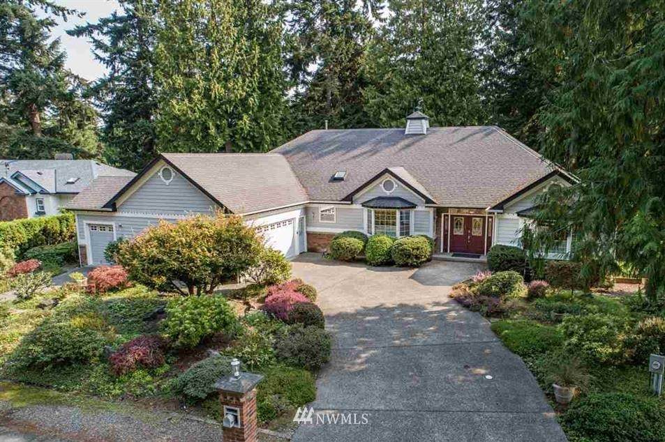 121 Arnold Palmer Parkway - Photo 1