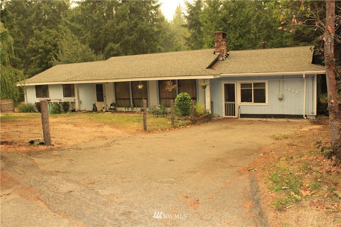 4640 Pine Avenue - Photo 1