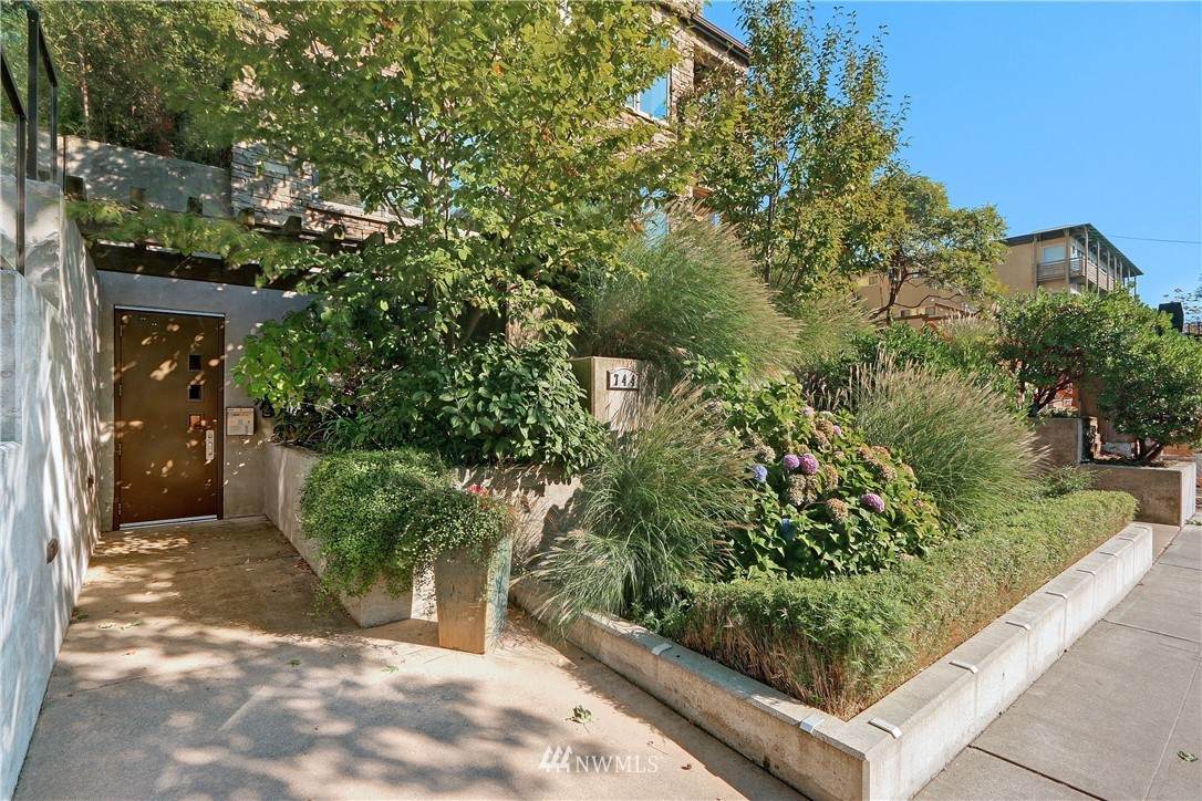 744 Harvard Avenue - Photo 1