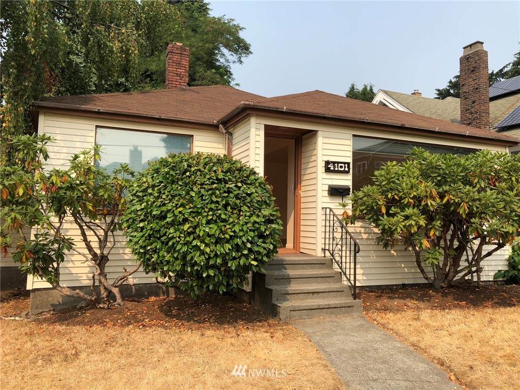 4101 Wallingford Avenue - Photo 1