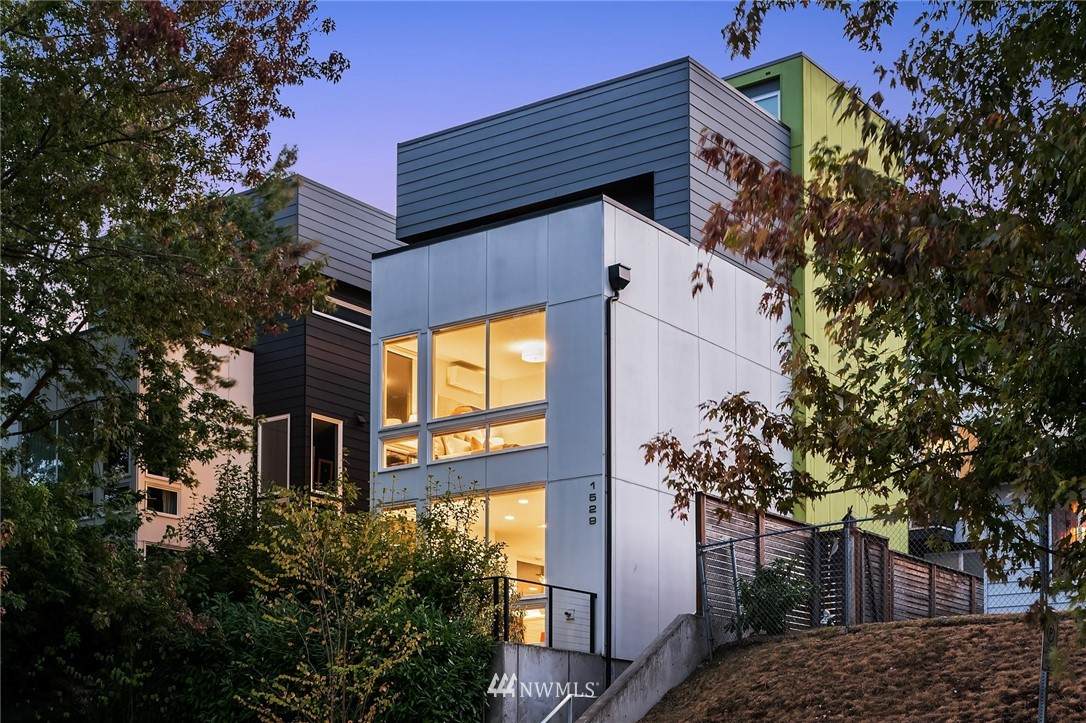 1529 19th Avenue - Photo 1