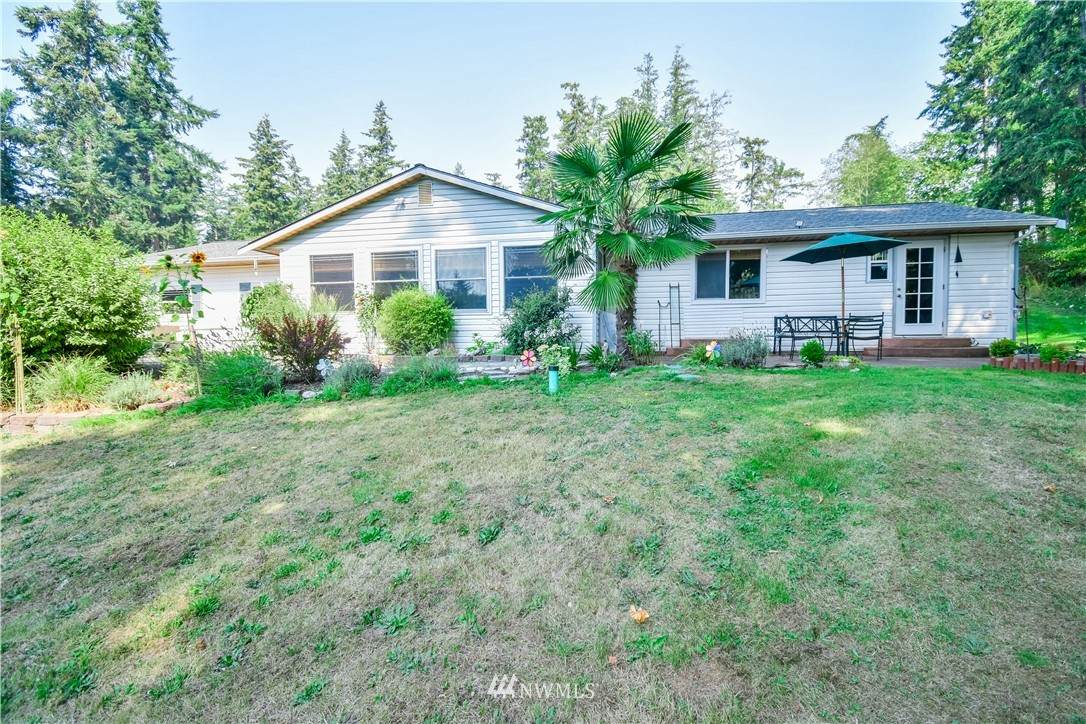 945 Crescent Harbor Rd - Photo 1