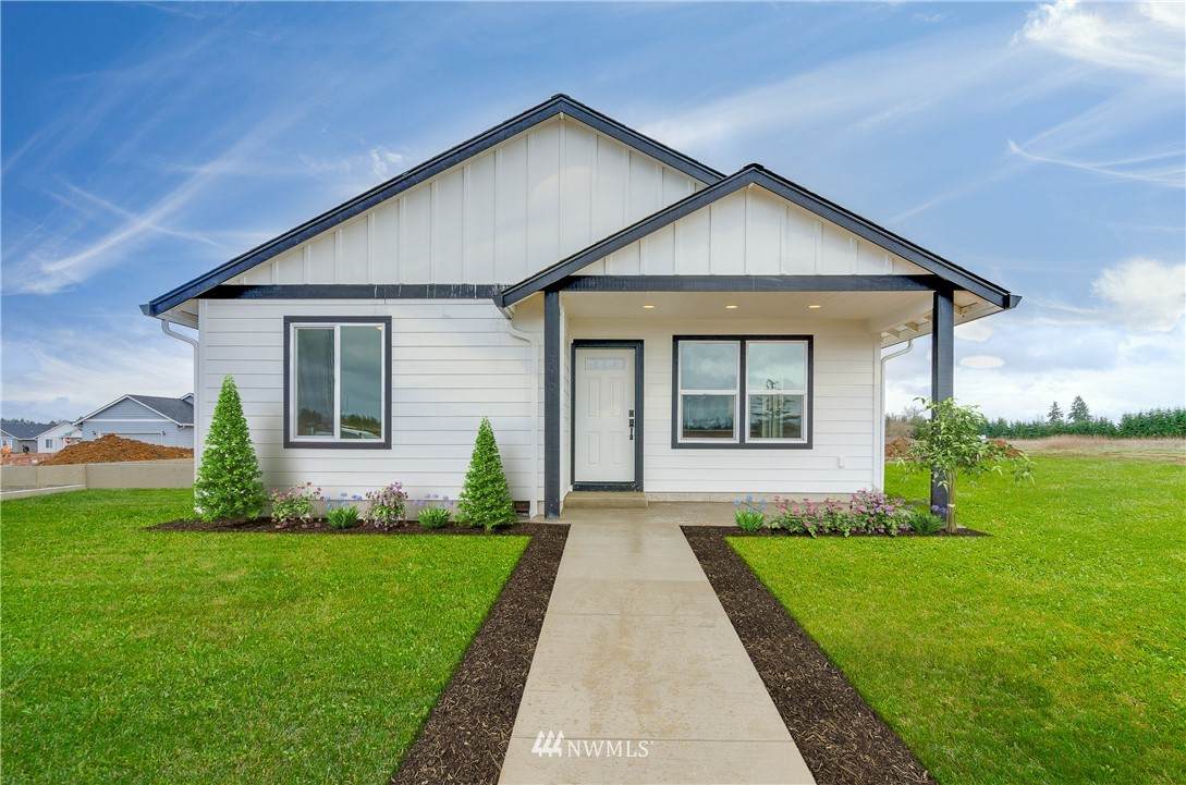 704 Roundtree Boulevard - Photo 1