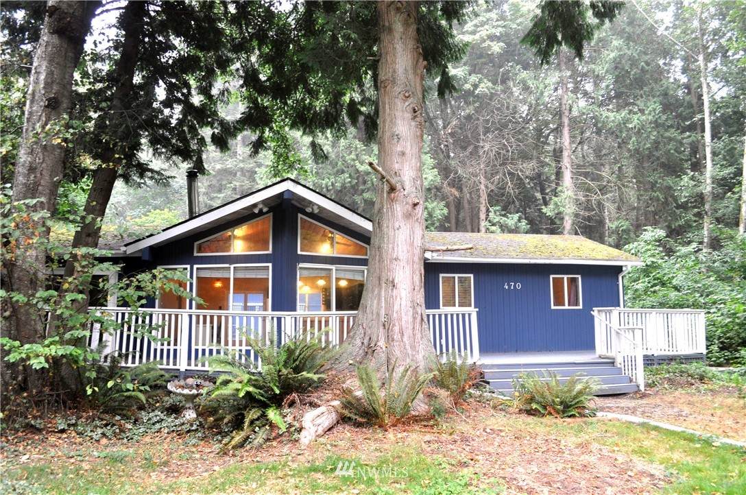 470 Greenwood Drive - Photo 1