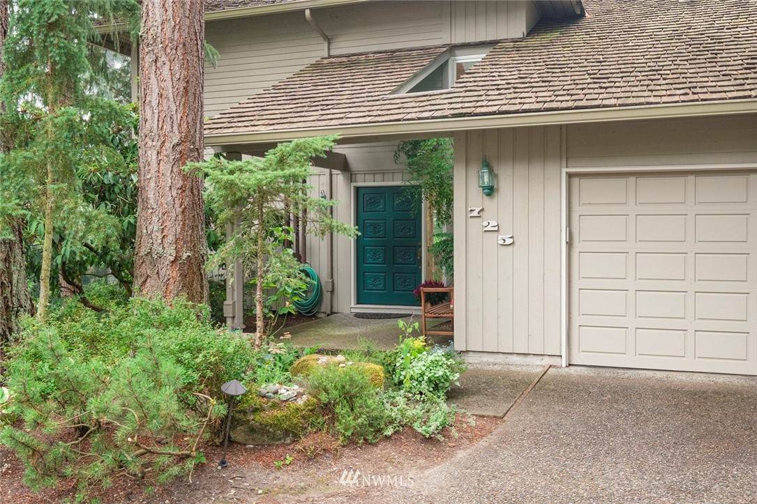 725 177th Lane - Photo 1