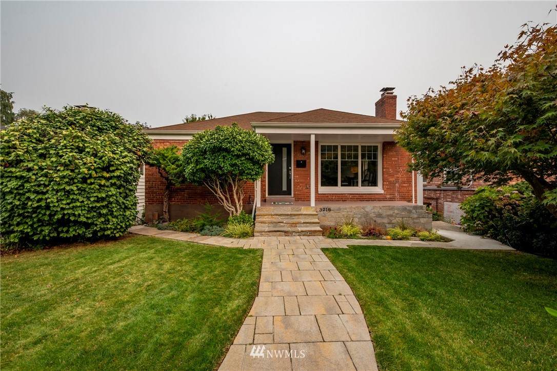 3218 34th Avenue - Photo 1