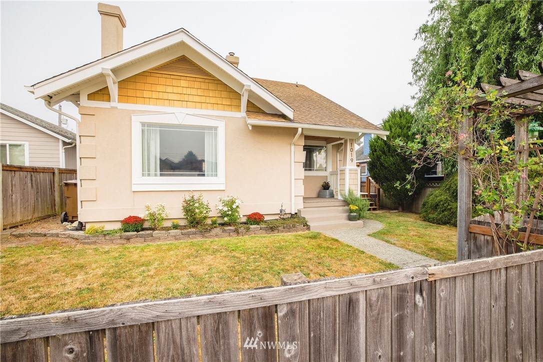 1019 62nd Street - Photo 1
