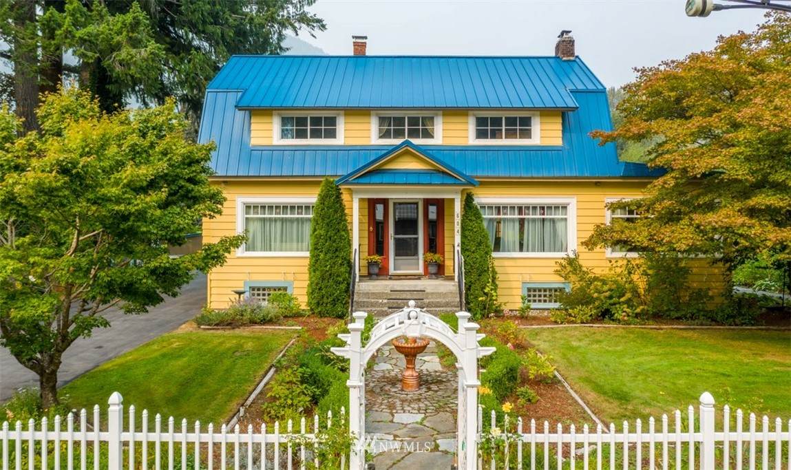 604 Old Cascade Highway - Photo 1
