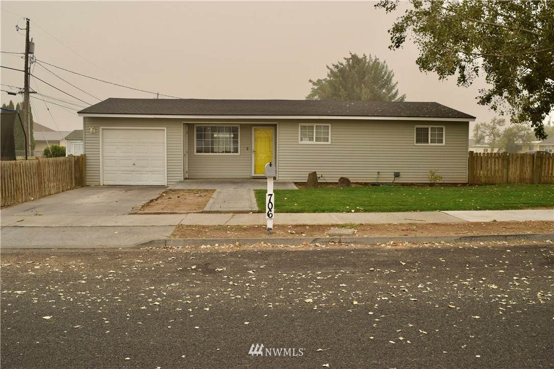 706 D St - Photo 1