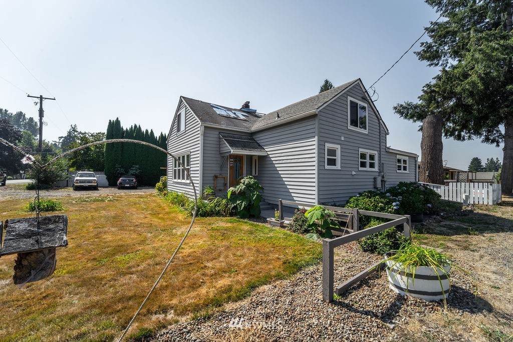 101 Pine Street - Photo 1
