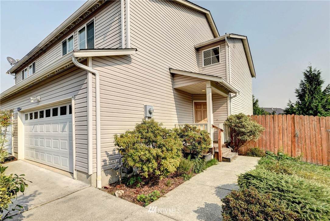 3402 Rosewood Street - Photo 1